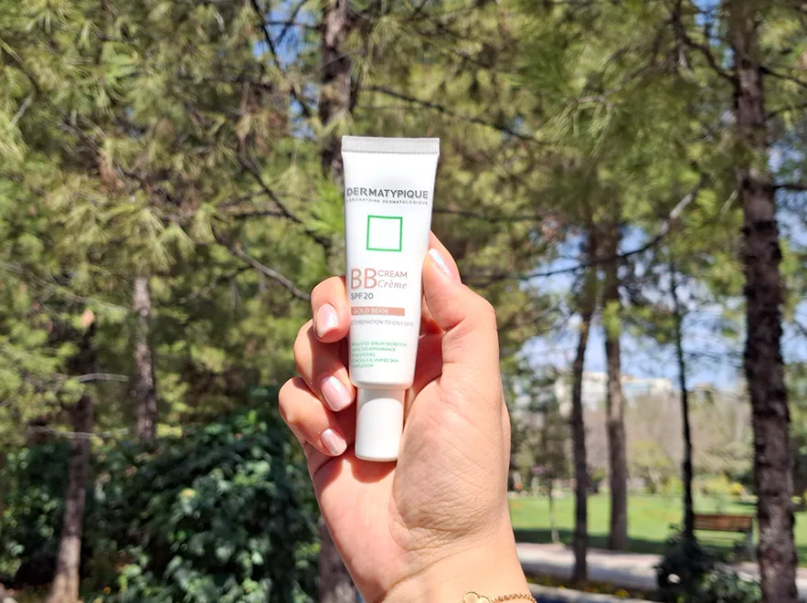 نقد بی بی کرم بژ طلایی پوست های مختلط و چرب درماتیپیک SPF20 حجم 30 میلی لیتر